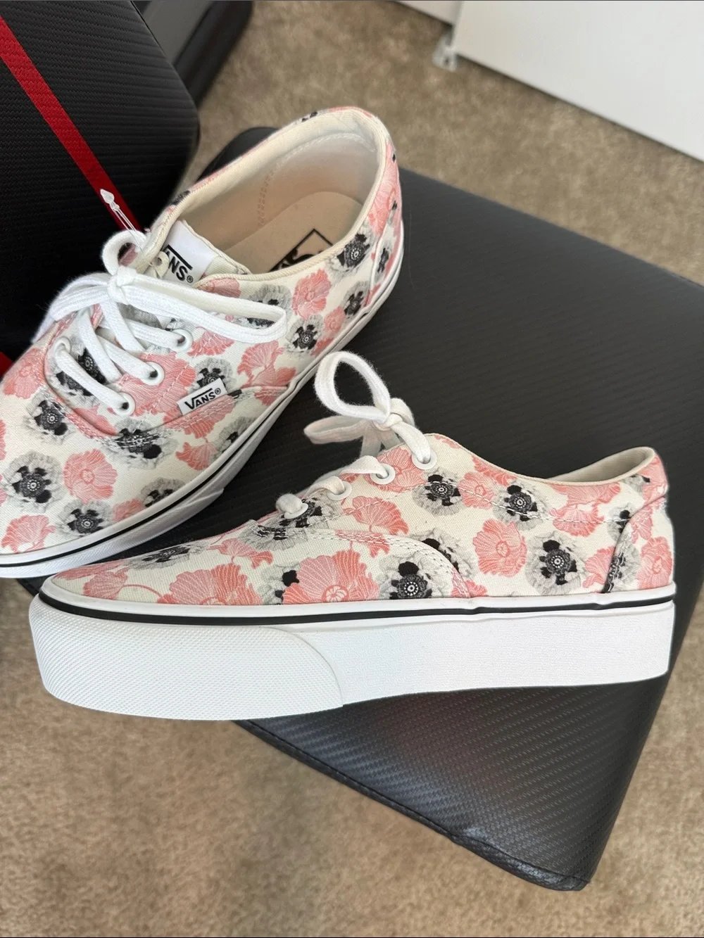Vans Off The Wall 721356 Pink/ Black Flower Print Shoes Woman's Size 7.5